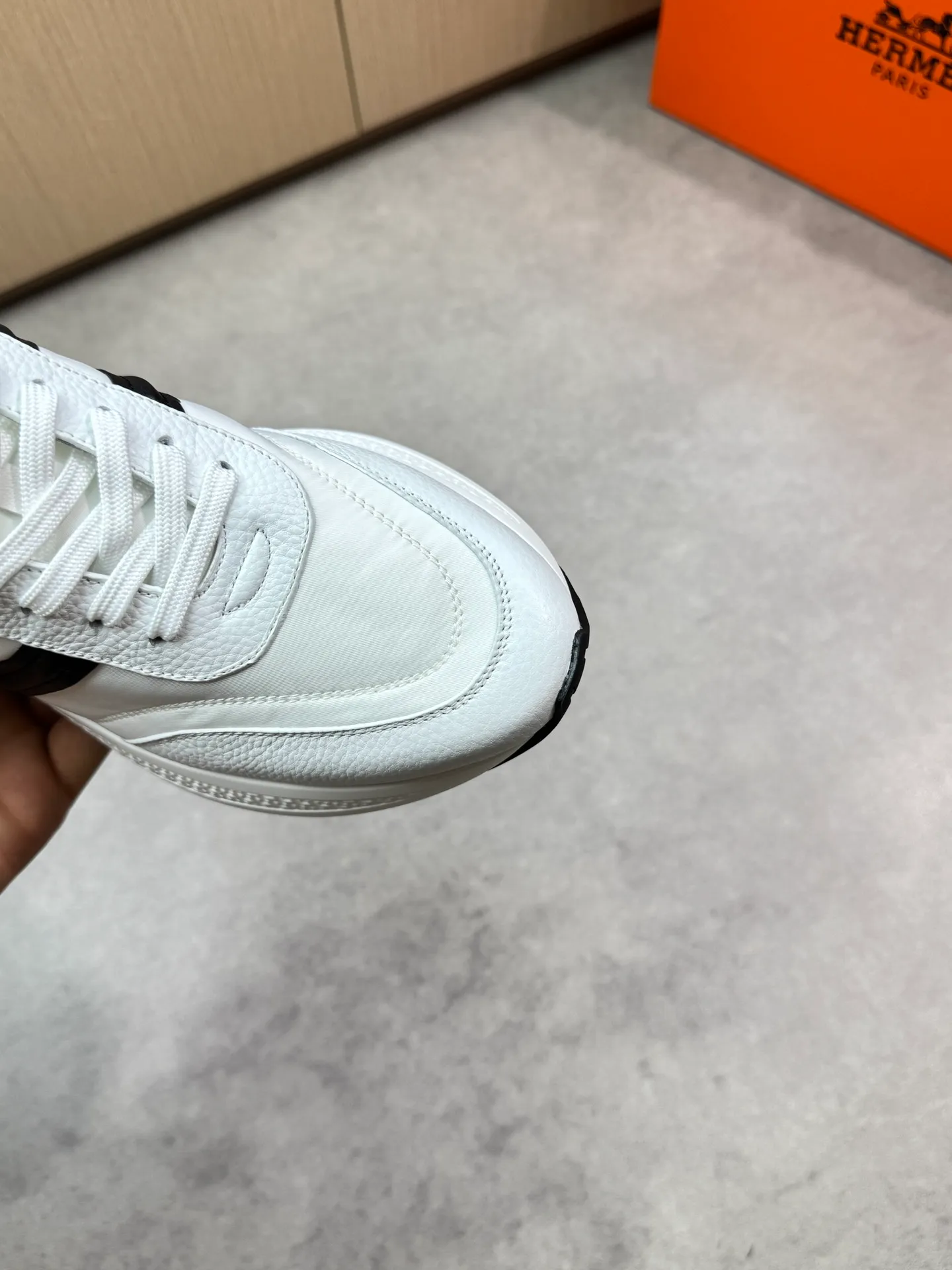 [HERMES] Hermès men's shoes 💰520💰 - high-end quality original items 🔍🔍🔍 casual sports shoes - upper: 🔝 pebbled calfskin, brand high mercerized canvas, body sewn with brand ´H´ totem, tongue brand logo cloth label - lining: water-dyed cowhide -Outsole: Ultra-light T men's shoes 💰U foam·rubber; two-color molded outsole -Ultra-high quality control·Fine workmanship: highlighted (high-end·luxury·grade) -Size: 39-44 (38, 45, can be customized)